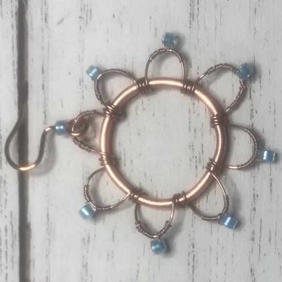 New handmade flower wire + bead dangly earrings. Copper, turquoise. Women/girls - Picture 4 of 8